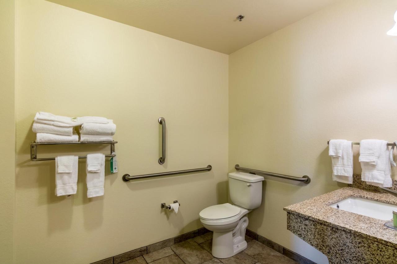 Cobblestone Inn & Suites - Barron エクステリア 写真
