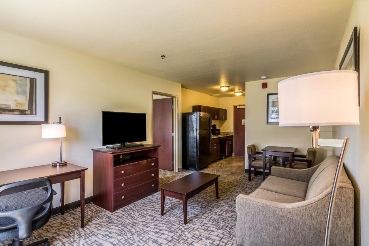 Cobblestone Inn & Suites - Barron エクステリア 写真