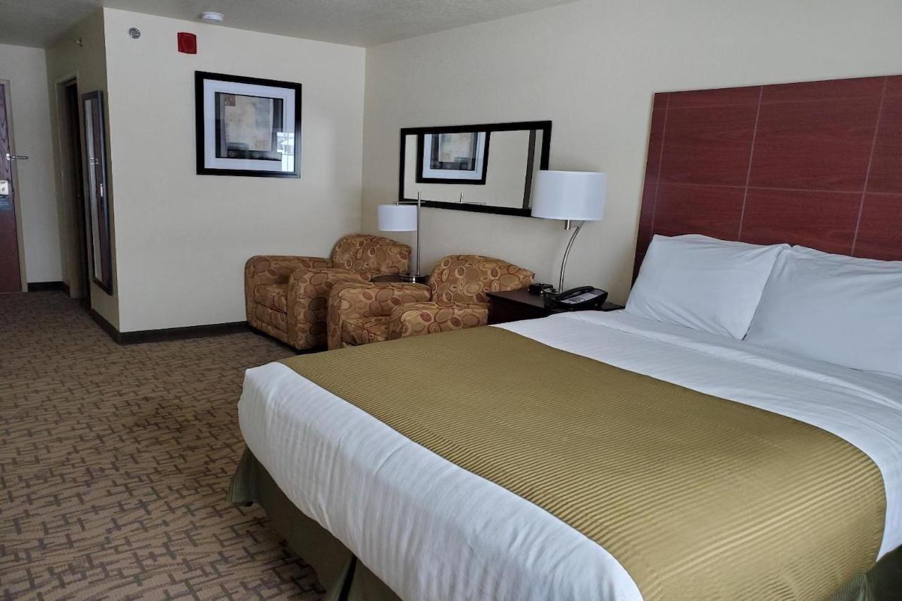 Cobblestone Inn & Suites - Barron エクステリア 写真