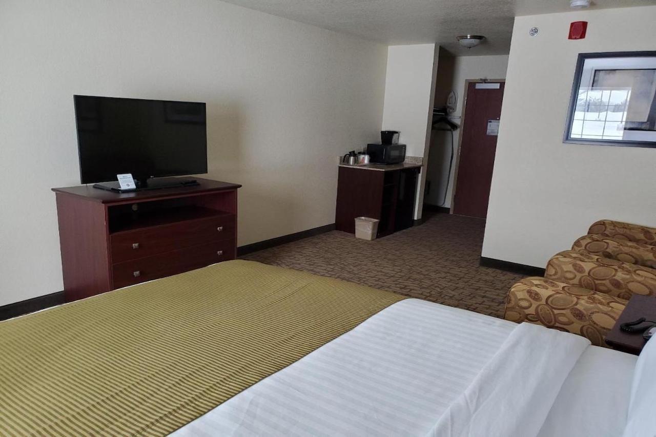 Cobblestone Inn & Suites - Barron エクステリア 写真